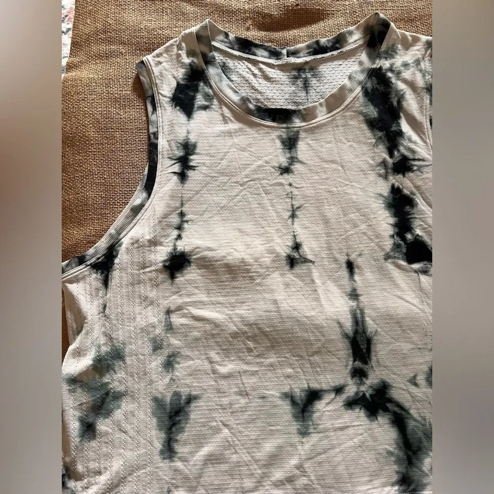 Lululemon Athletica Black and White Crop Tee M-L